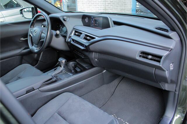 Lexus Ux 250h Preference Line |stoel/stuurverwarming|parkeersensoren|18"|Apple/Android|ACC|