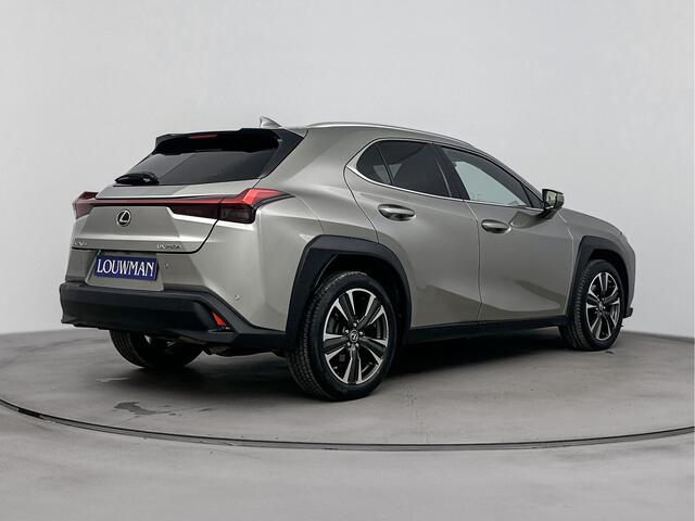 Lexus Ux 250h Executive Line | Stoelgeheugen | 360' Camera | Carplay |