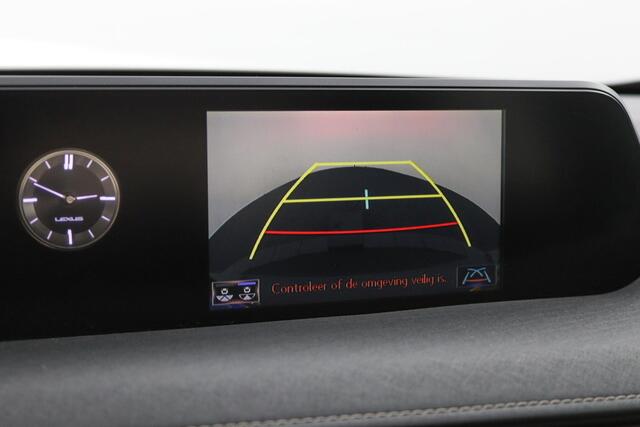 Lexus Ux 300e Business 54 kWh | Apple Carplay & Android Auto | Achteruitrijcamera |