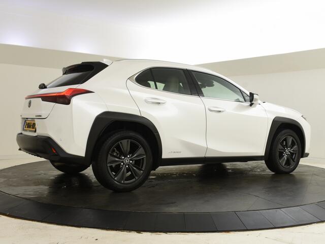 Lexus Ux 250h Business Line | Head-up display | navigatie | Stoelverw. |