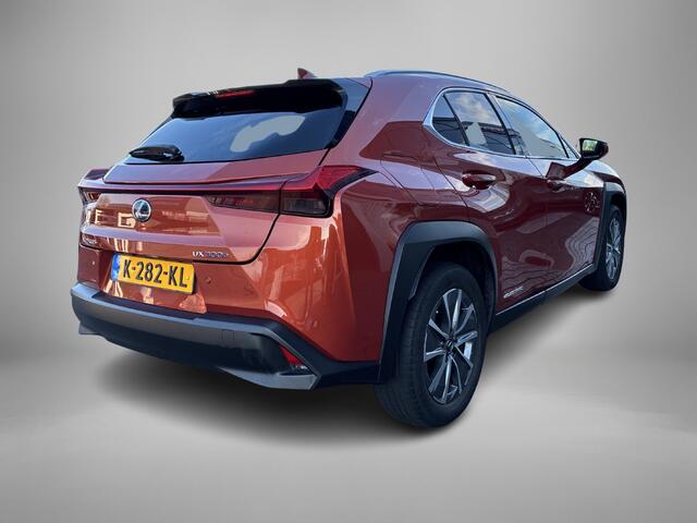 Lexus Ux 300e Luxury 54 kWh | Leder | stoel- verwarming / koeling | elektrische stoelen