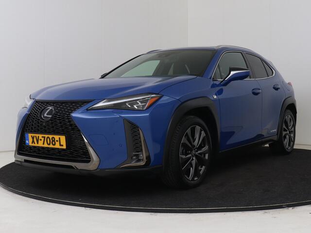 Lexus Ux 250h AWD F Sport Premium | Panoramadak | Stoel en Stuurwielverwarming| Elektrisch Bedienbare Stoelen |