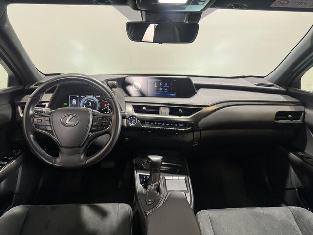 Lexus Ux 250h Preference Line | Trekhaak afneembaar | Blindspot monitor | Apple Carplay |
