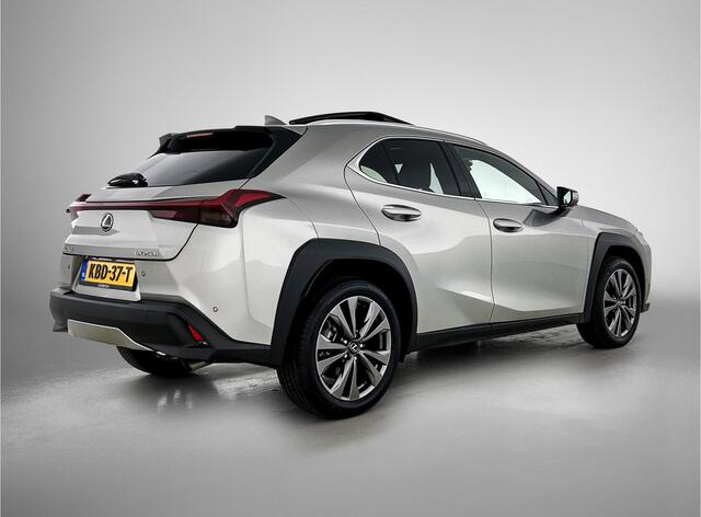 Lexus Ux 250h Executive Line | Premium Navigatiesysteem | Head-up Display | Stuurverwarming |