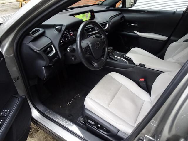 Lexus Ux 250h *Dakje/Mark L./HUD/Stoelkoeling/LED/VOL!*