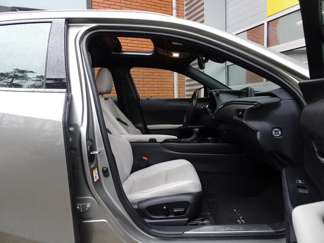 Lexus Ux 250h *Dakje/Mark L./HUD/Stoelkoeling/LED/VOL!*
