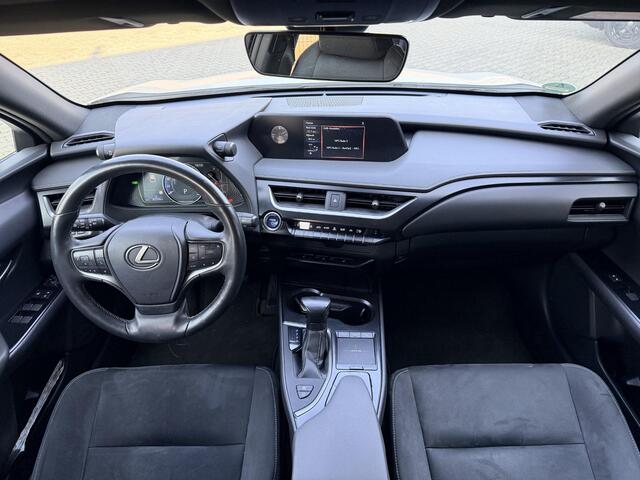 Lexus Ux 250h Business Line + Safety-Pack *Trekhaak*
