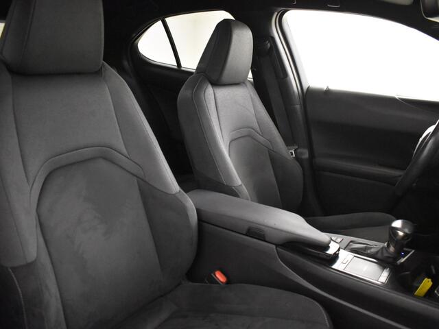 Lexus Ux 250h Bussines Line Pro | Trekhaak | Navigatie | Carplay |