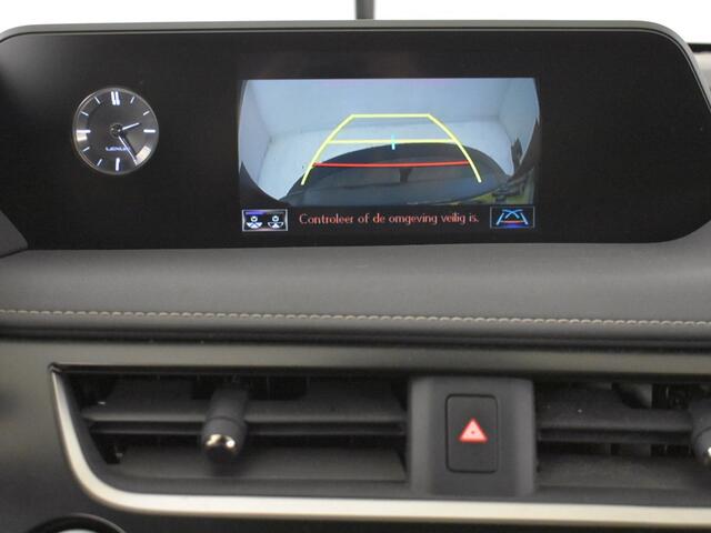Lexus Ux 250h Bussines Line Pro | Trekhaak | Navigatie | Carplay |