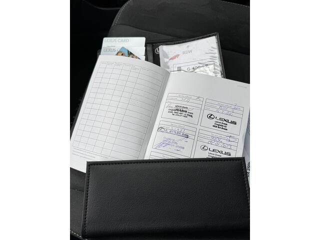 Lexus Ux 250h Business Line VAN: 24.900,- VOOR: 22.877,- UW LENTEVOORDEEL: 2.023,- | RIJKLAARPRIJS incl. 12mnd BOVAG GARANTIE