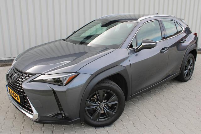 Lexus Ux 250h | Incl. 12 maanden garantie | Achteruitrijcamera | Keyless entry/start | Climate controle | Cruise controle | Lane Assist | DAB | Draadloze telefoonlader | Apple CarPlay/Android Auto |