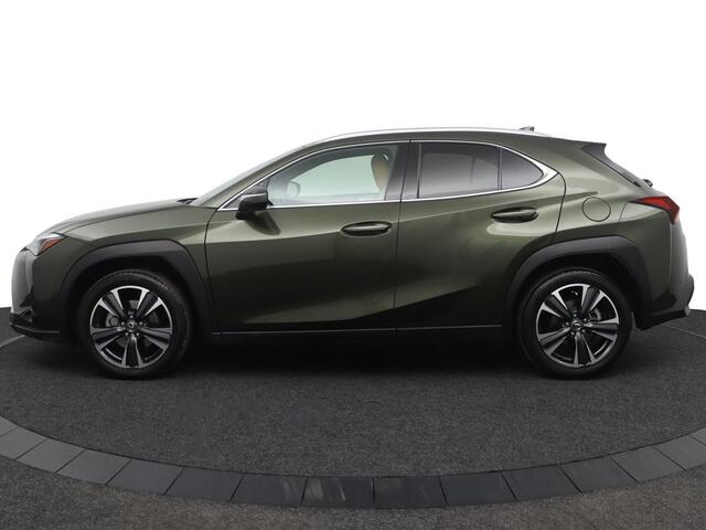 Lexus Ux 250h Luxury Line | Limited | Lederen bekleding | Elektrisch bedienbare achterklep | Afn. Trekhaak