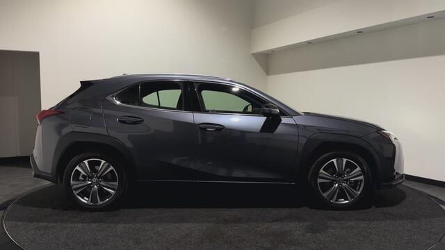 Lexus Ux 300e Luxury 54 kWh | Leder interieur | Stoelen verwarmd & gekoeld | Keyless | Soh (batterijcheck) Waarde 99,0 %