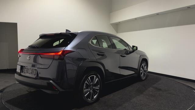 Lexus Ux 300e Luxury 54 kWh | Leder interieur | Stoelen verwarmd & gekoeld | Keyless | Soh (batterijcheck) Waarde 99,0 %