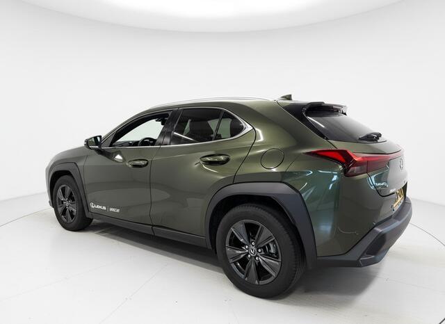 Lexus Ux 300h Urban Line | BTW-Auto | Carplay | Parkeersensoren |
