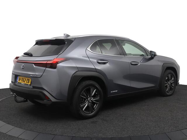 Lexus Ux 250h First Edition | Triple LED | Afneembare Trekhaak | NL auto | Dealer onderhouden