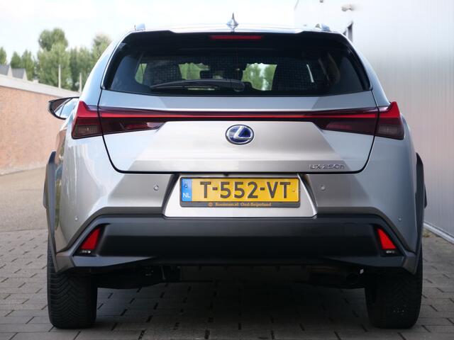 Lexus Ux 250h 184pk Luxury Line Automaat Leder / Apple Carplay / Dodehoeksensor / Stoelverwarming
