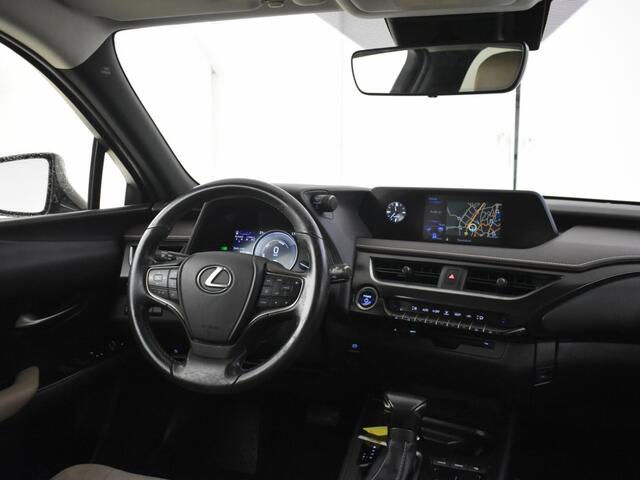 Lexus Ux 250h First Edition | Elektr. a. klep | Trekhaak | PDC