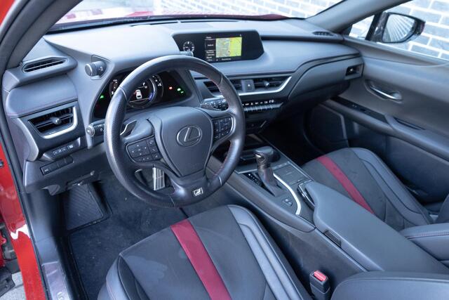 Lexus Ux 250h F Sport First Edition | Triple LED Koplampen | Achteruitrijcamera | Parkeersensoren | Keyless Entry | Elektrische Achterklep | Elektrisch Verstelbare Voorstoelen | Stoelverwarming | Cruise Control Adaptief | Dodehoekdetectie | Navigatie