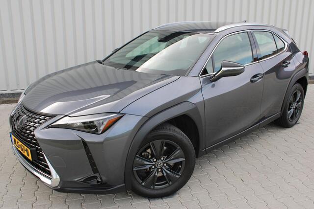 Lexus Ux 250h | Incl. 12 maanden garantie | Achteruitrijcamera | Keyless entry/start | Climate controle | Cruise controle | Lane Assist | DAB | Draadloze telefoonlader | Apple CarPlay/Android Auto |
