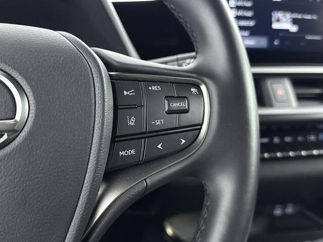 Lexus Ux 250h F Sport Line | Parkeersensoren V+A | Blindspot | Stoelverwarming |