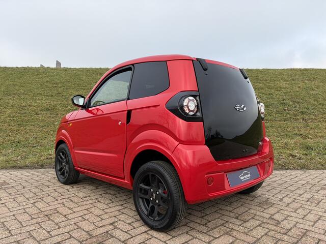 Ligier Brommobiel Myli I.DEAL Pioneer audio | Verwarming | Lederen bekleding