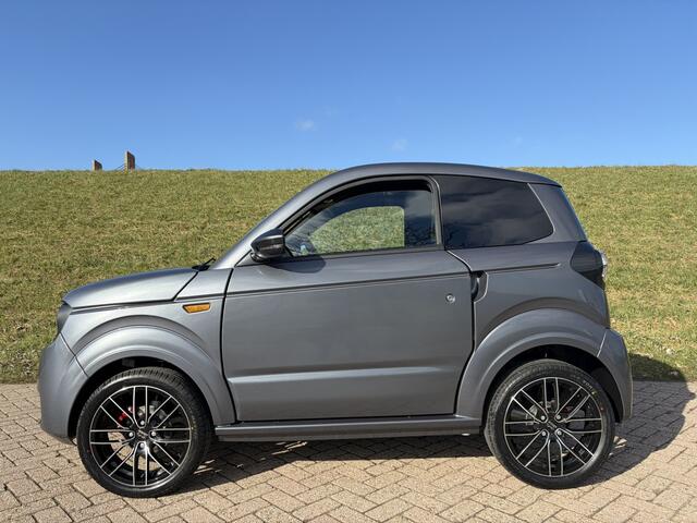 Ligier Brommobiel Myli I.DEAL 40th Edition 16'' LMV | Pioneer Audio | Verwarmde Bestuurdersstoel