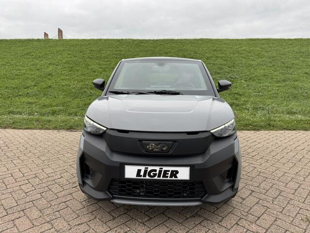 Ligier JS50 Brommobiel C Sport Ultimate Airco | Stuurbekrachtiging| Apple Carplay | Camera