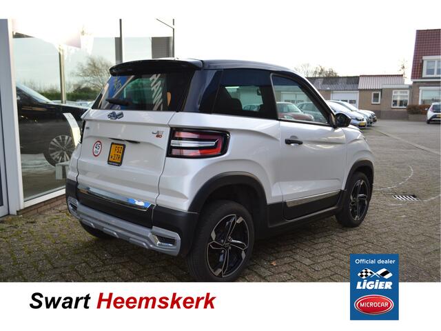 Ligier JS60 Brommobiel Chic Sun | Stuurbekrachtiging | Airco | Apple Carpl.