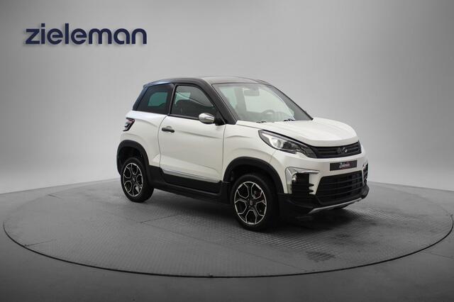 Ligier JS60 dCi Chic Sun - 2021 - 13.560 Km - Camera, Leer, Stuurbekrachtiging