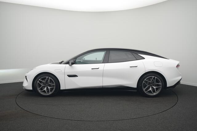 Lotus Emeya Base 600 | Panorama Dak | Head Up | Leder |