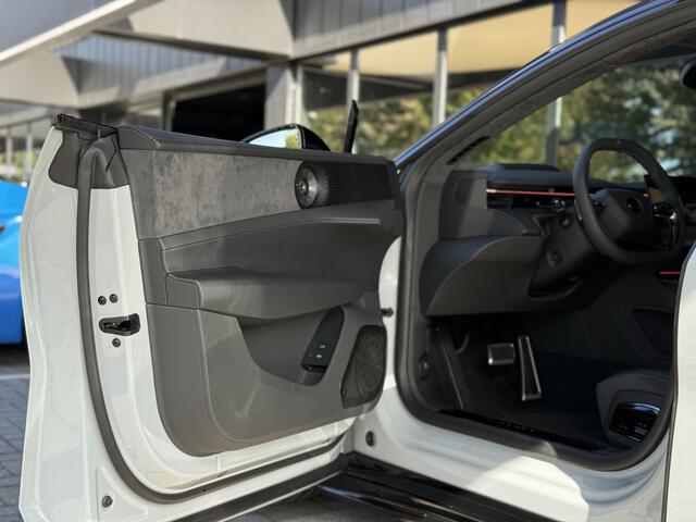 Lotus Emeya 600 Sport SE 4WD