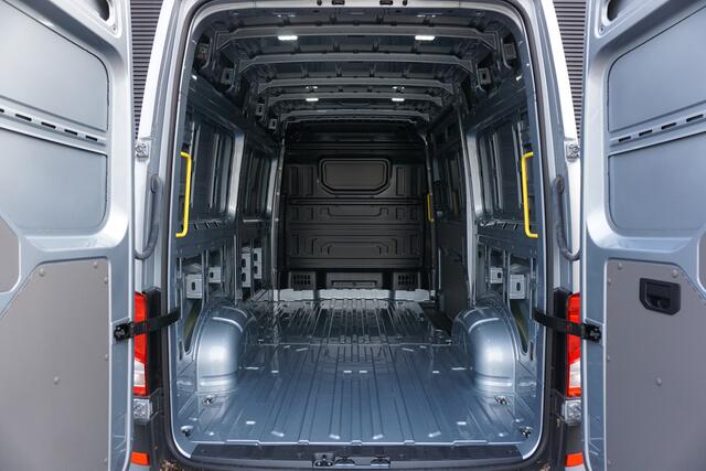 MAN TGE 3.140 140pk Automaat Facelift L3H3/L2H2 Navi Apple Carplay 18" Velgen Stoel + Stuur verwarming