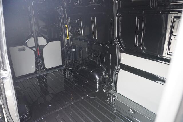 MAN TGE Man TGE 3.140 L3H3 Hoog Aut 2 schuifdeuren 35 2.0 Standaard L3 Hoog FACELIFT Commander BOMVOL!