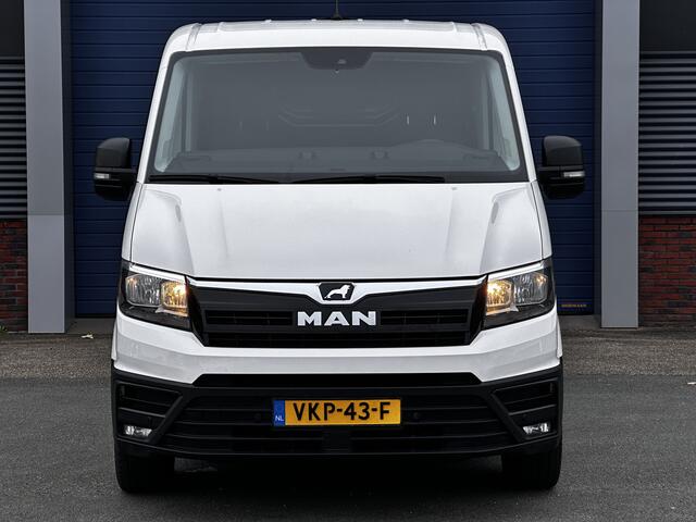 MAN TGE 35 2.0 Standaard Hoog AWD!/ AUTOMAAT!/ Zij-Schuifdeur rechts/ Trekhaak/ Camera/ 16'' LMV/ Vooruitverw./ Airco/ Cruise/ Navi/ Elek. pakket/ Armsteun/ Multi. LEDER. Stuur/ PDC V+A.