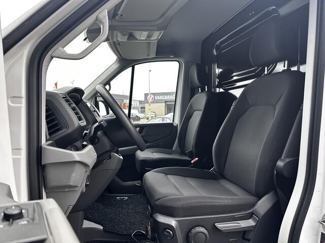 MAN TGE 35 2.0 Standaard Hoog AWD!/ AUTOMAAT!/ Zij-Schuifdeur rechts/ Trekhaak/ Camera/ 16'' LMV/ Vooruitverw./ Airco/ Cruise/ Navi/ Elek. pakket/ Armsteun/ Multi. LEDER. Stuur/ PDC V+A.