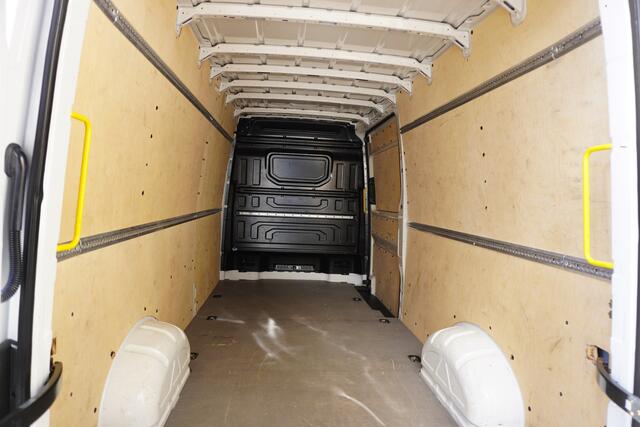 MAN TGE 3.140 140pk Automaat L4H3/L3H2 Airco Camera Apple Carplay Parkeersensoren 3-zits