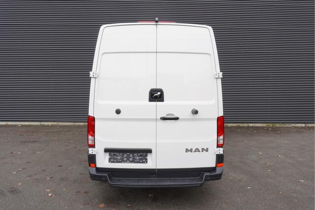 MAN TGE 140pk Automaat L3H3/L2H2 Apple Carplay Camera Parkeersensoren Cruise control Airco Multifunctioneel stuurwiel 3-Zits