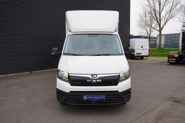MAN TGE 140pk Bakwagen laadklep Apple Carplay Cruise control Airco 3-Zits Meubelbak Koffer LBW