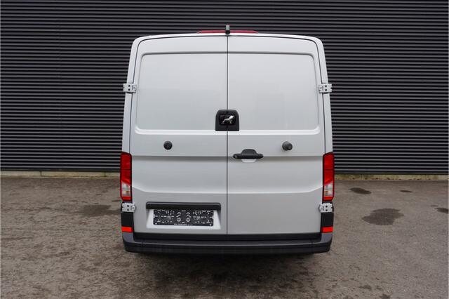 MAN TGE 3.180 180pk L3H2/L2H1 LED Navigatie Apple Carplay Camera Cruise control Stoelverwarming