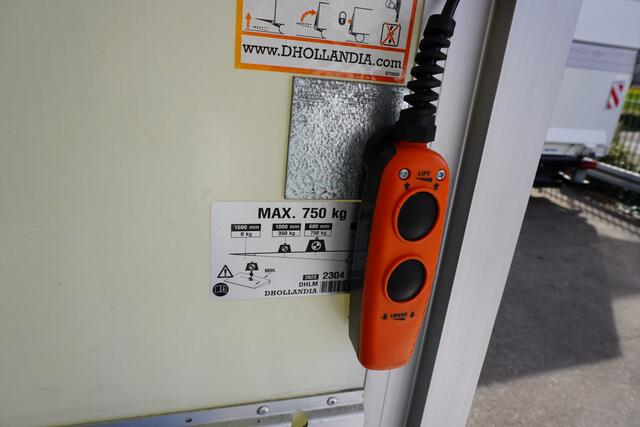 MAN TGE 180pk Dubbellucht Bakwagen Laadklep Apple Carplay Cruise control Airco 3-Zits Multifunctioneel stuurwiel Meubelbak Koffer LBW