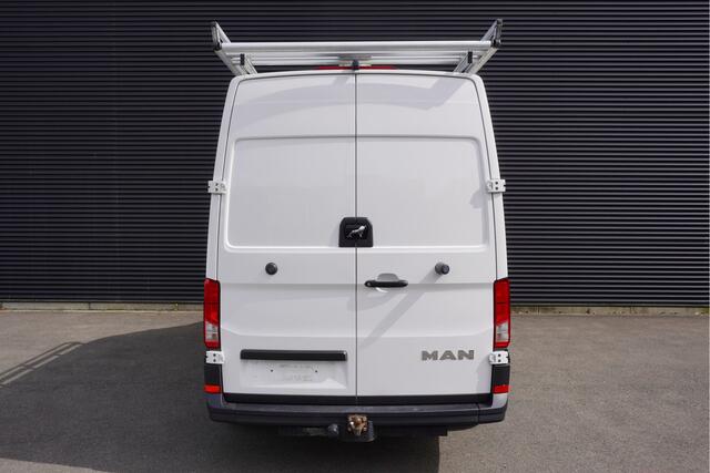 MAN TGE 180pk Automaat L3H3/L2H2 Apple Carplay Trekhaak Navigatie Camera 3-Zits Cruise control