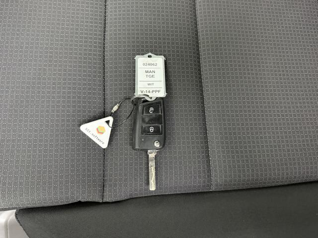 MAN TGE 2.0TDI 160PK DSG Automaat Bakwagen+Laadklep | Navigatie | Multimedia | Dakpoiler | 3-Zits