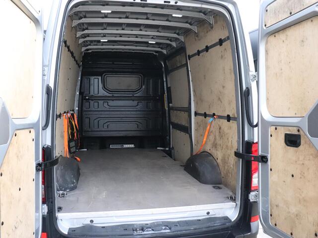 MAN eTGE Basis 36 kWh AUTOMAAT | LUCHTSTOEL | CAMERA | STOELVERW. | CRUISE | NAVI |