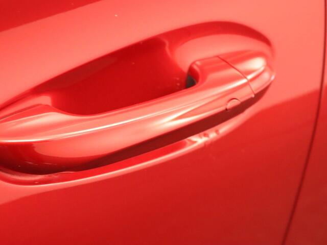 MG 4 MG4 Electric Trophy Extended Range 77 kWh SOH 97,3 % !!!- ORIGINEEL NEDERLANDSE AUTO - AFKOMSTIG VAN 1E EIGENAAR - STOEL EN STUURVERWARMING - PARKEERSENSOREN ACHTER - CAMERA - APPLE CARPLAY/ ANDROID AUTO - ELEKTRISCH VERSTELBARE BESTUURDERSSTOEL - DODEHOE