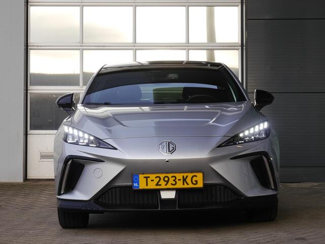 MG 4 MG4 Electric Luxury 64 kWh | Camera rondom | Half Lederen bekleding | Warmtepomp | Climate control | Lichtmetalen velgen | Keyless entry en start | Navigatie | Dodehoekdetectie