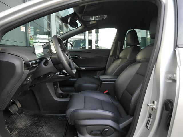 MG 4 MG4 Electric Luxury 64 kWh | Camera rondom | Half Lederen bekleding | Warmtepomp | Climate control | Lichtmetalen velgen | Keyless entry en start | Navigatie | Dodehoekdetectie