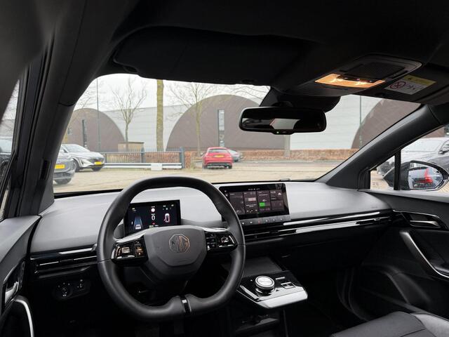 MG 4 MG4 Electric Luxury 64 kWh SOH 95% 7 JAAR GARANTIE BIJ MG| SUPER COMPLETE AUTO| RONDOMZICHT CAMERA| STOEL+ STUUR VERWARMING| DODE HOEK