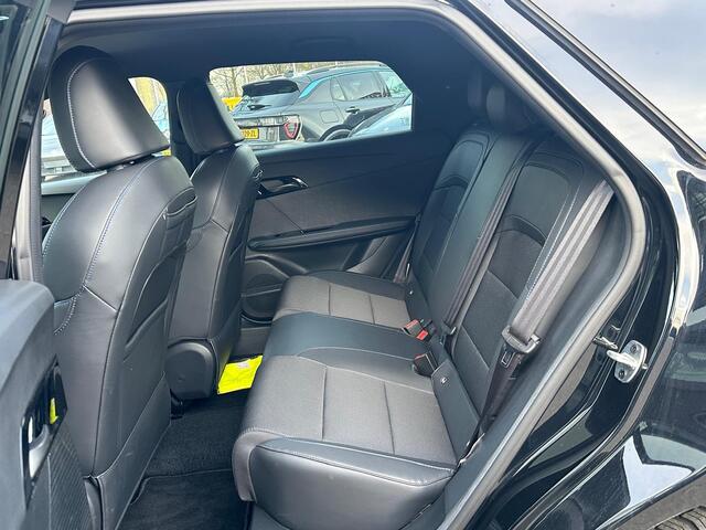 MG 4 MG4 Electric Luxury 64 kWh | 20.000KM! | 7 JAAR GARANTIE BIJ MG| SUPER COMPLETE AUTO| RONDOMZICHT CAMERA| STOEL+ STUUR VERWARMING| DODE HOEK