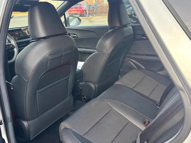 MG 4 MG4 Electric Luxury 64 kWh |LONG RANGE | 12.000KM! | 7 JAAR GARANTIE BIJ MG| SUPER COMPLETE AUTO| RONDOMZICHT CAMERA| STOEL+ STUUR VERWARMING| DODE HOEK